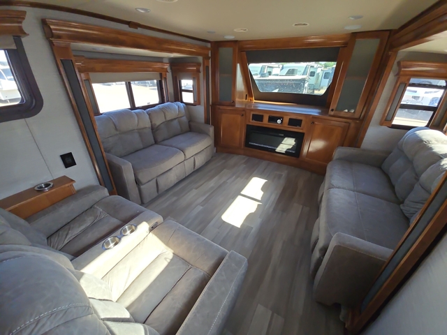 2022 Vanleigh Beacon 41FLB — photo 2 of 8