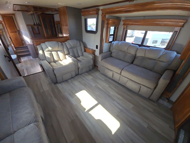 2022 Vanleigh Beacon 41FLB — photo 3 of 8