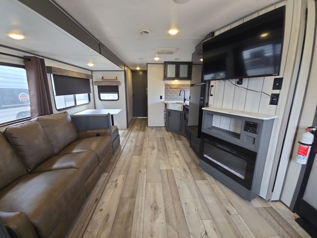 2023 Dutchmen Aspen Trail 2860RLS — photo 3 of 8