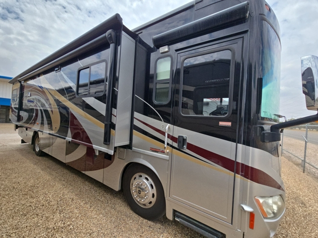 2012 Itasca Meridian 36M — photo 5 of 7