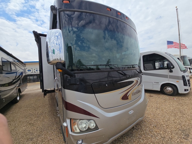 2012 Itasca Meridian 36M — photo 4 of 7