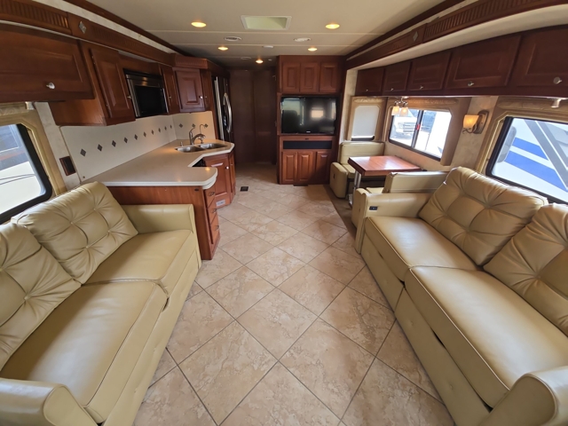 2012 Itasca Meridian 36M — photo 3 of 7