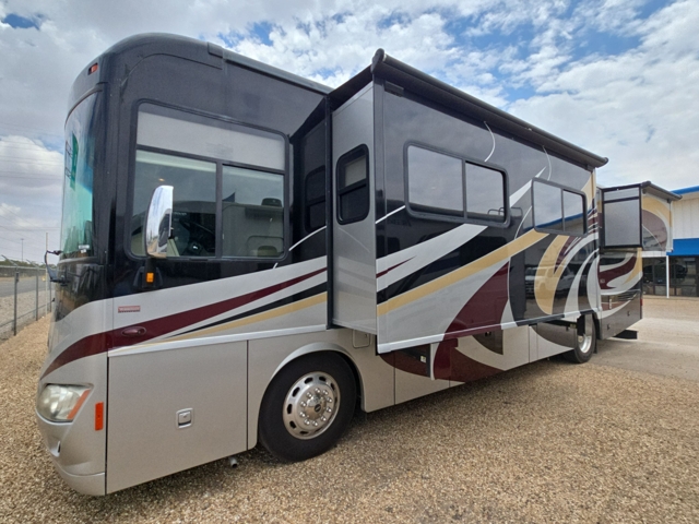 2012 Itasca Meridian 36M — photo 6 of 7