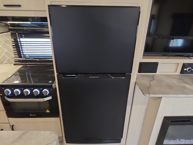 2022 Coachmen Apex 293RLDS — photo 8 of 8