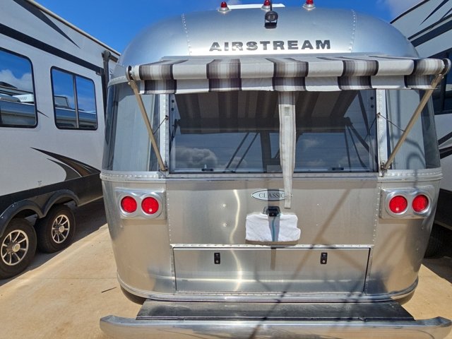 2018 Airstream Classic 30RB Queen — photo 8 of 8