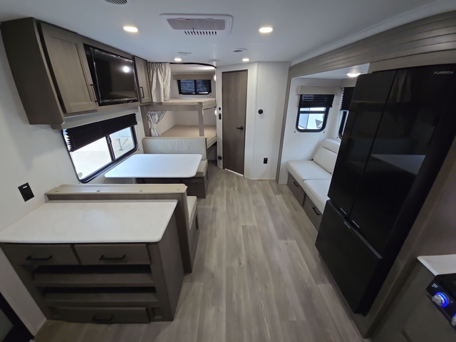 2025 Grand Design Transcend Xplor 26BHX — photo 3 of 8