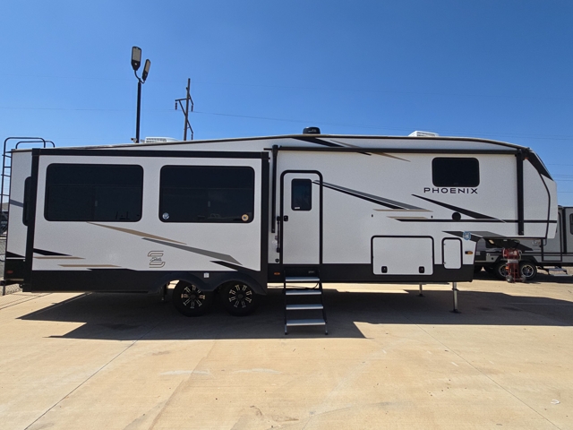 2025 Shasta Phoenix 336RL — photo 5 of 8