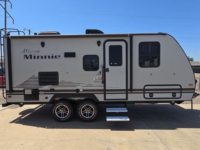 2020 Winnebago Micro Minnie 2108DS — photo 6 of 8