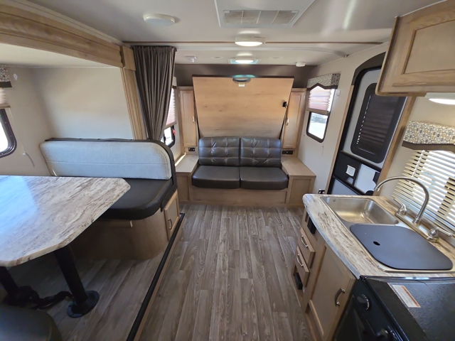 2020 Winnebago Micro Minnie 2108DS — photo 4 of 8