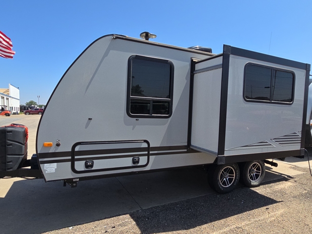 2020 Winnebago Micro Minnie 2108DS — photo 7 of 8