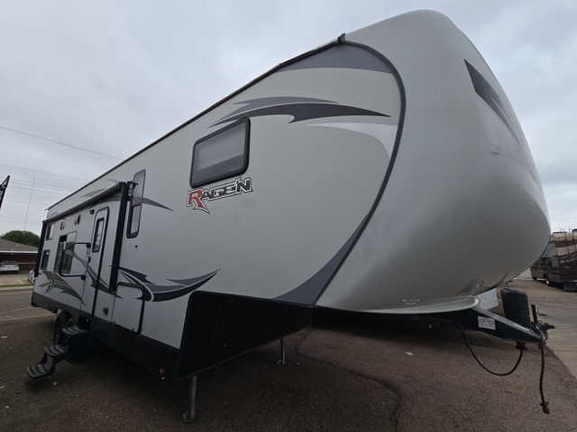 2020 Pacific Coachworks Rage'n 3218 — photo 5 of 8