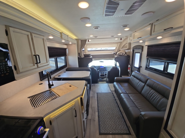 2023 Entegra Coach Odyssey 31F — photo 4 of 8