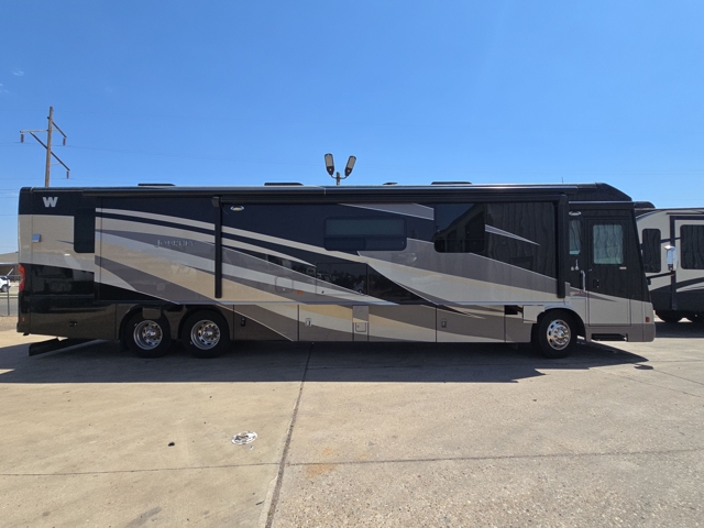 2014 Winnebago Journey 42E — photo 5 of 7