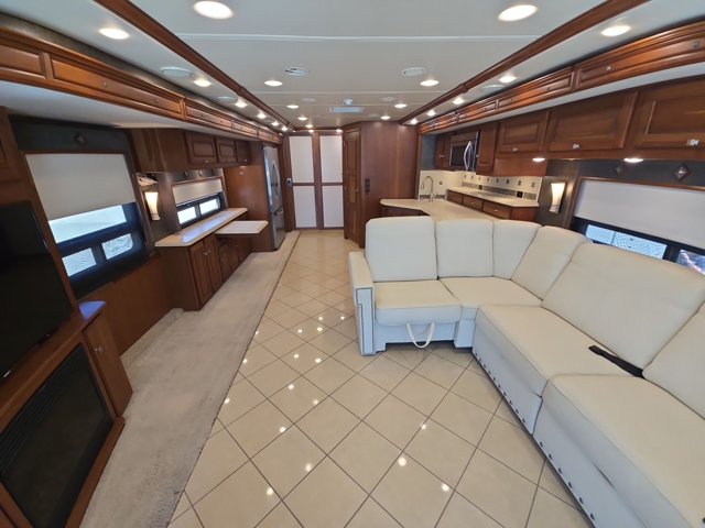 2014 Winnebago Journey 42E — photo 2 of 7