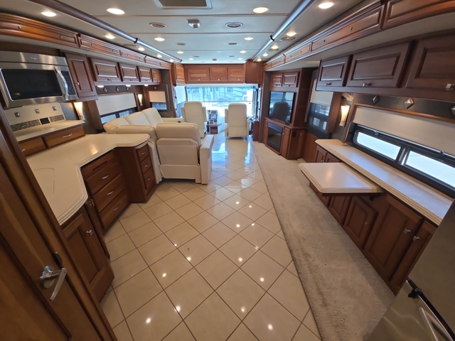 2014 Winnebago Journey 42E — photo 3 of 7