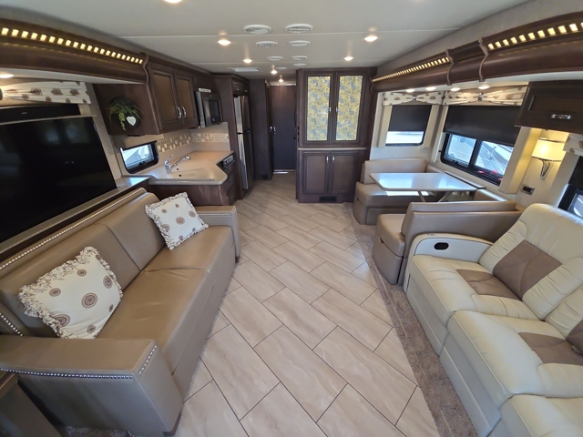 2020 Newmar Bay Star 3626 — photo 3 of 8