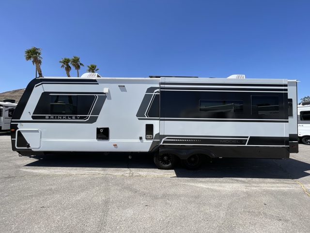 2025 Brinkley Model Z Air 297 — photo 6 of 8