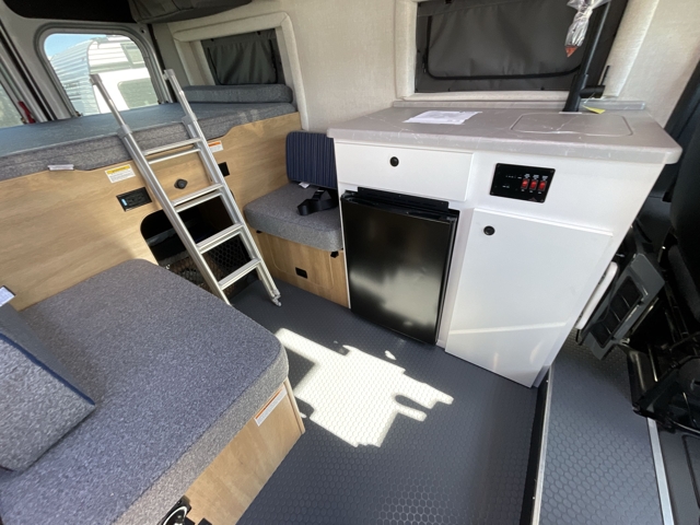 2026 Thor Freedom Elite 17D Pop-top — photo 4 of 8