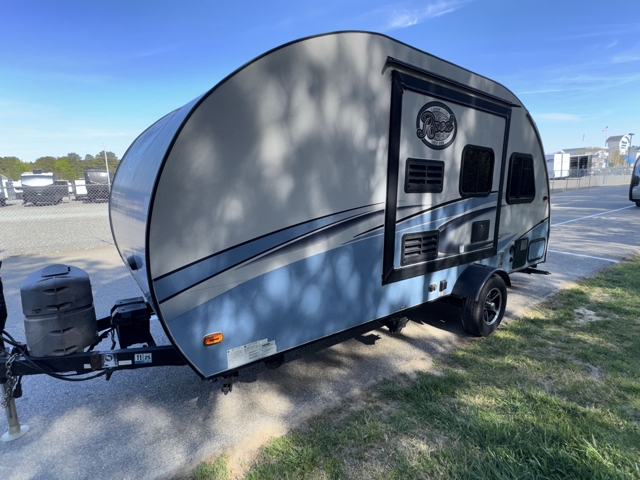 2017 Forest River R-pod 176T — photo 7 of 8