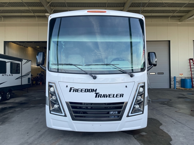2026 Thor Freedom Traveler B30 — photo 5 of 8