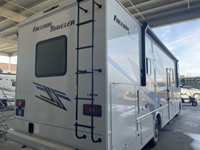 2026 Thor Freedom Traveler B30 — photo 3 of 8