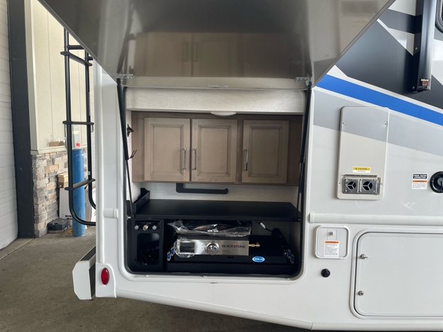 2026 Thor Freedom Traveler B30 — photo 4 of 8