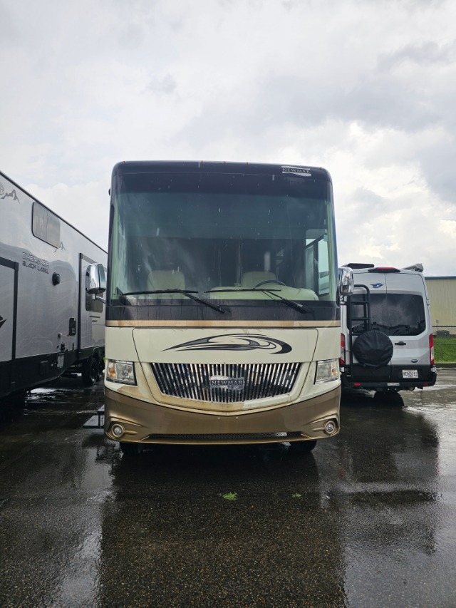2016 Newmar Canyon Star 3710 — photo 1 of 8