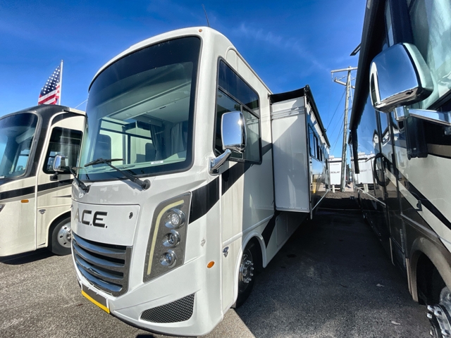2023 Thor Ace 29D — photo 6 of 8