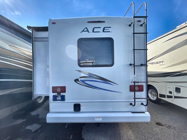 2023 Thor Ace 29D — photo 3 of 8