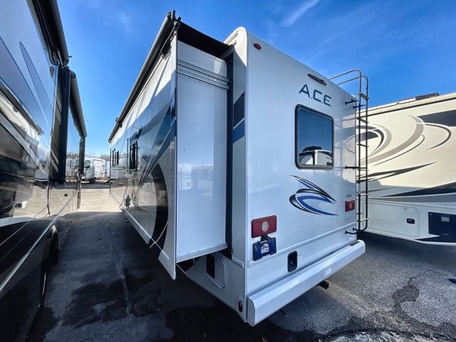 2023 Thor Ace 29D — photo 4 of 8