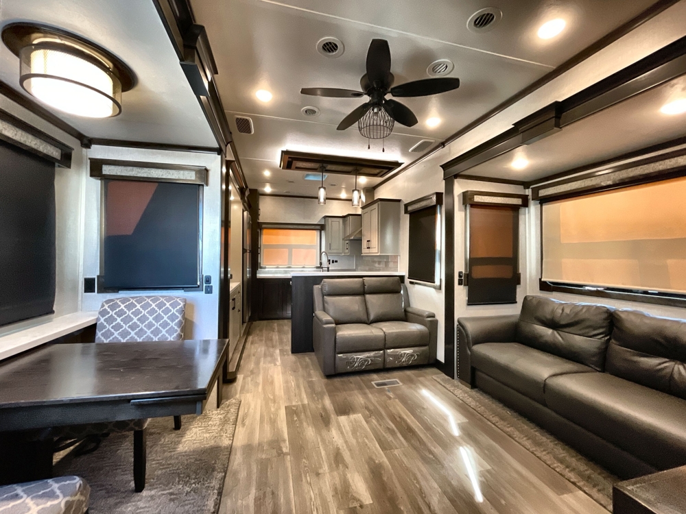 2021 Crossroads Redwood 4001LK - Stock #2533689P | Mesa, AZ | Camping World