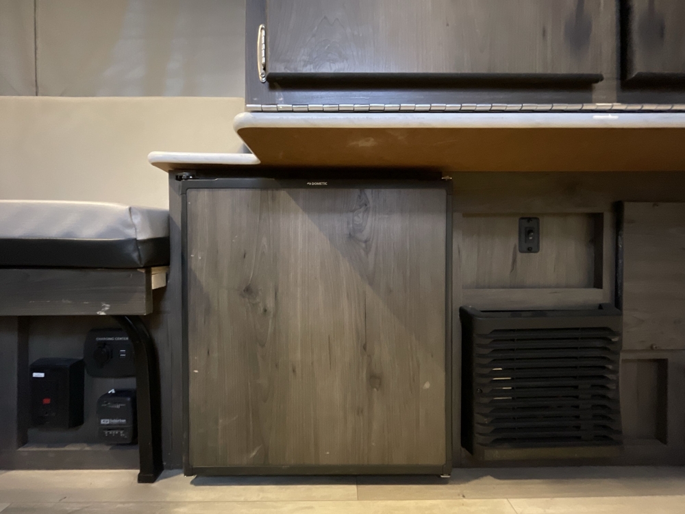 2022 Coachmen Clipper LS 806XLS — photo 7 of 8