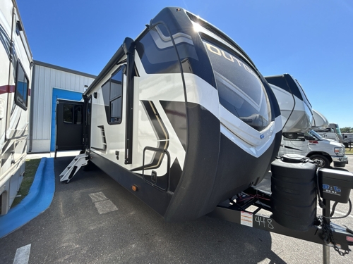 RV carousel image 1