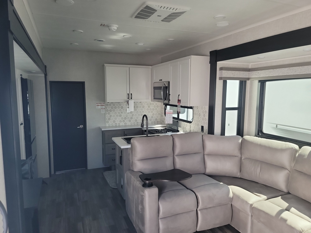 2025 Jayco Seismic 399 Stock 2500005 Hill, CA Camping World