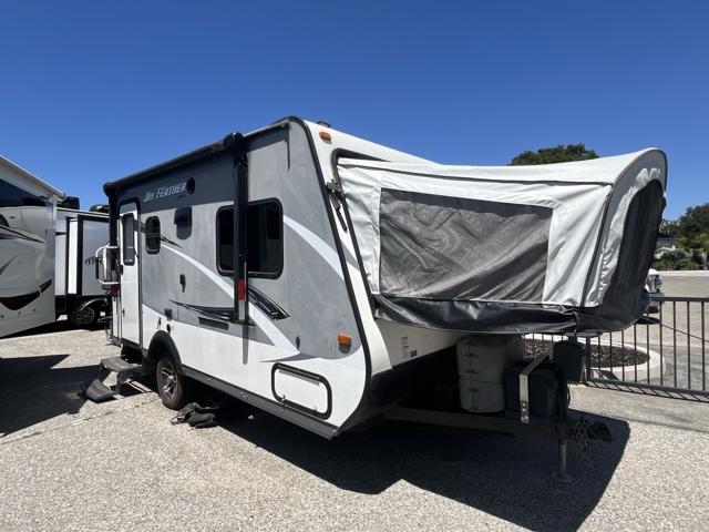 2016 Jayco Jay Feather X17Z — photo 1 of 8