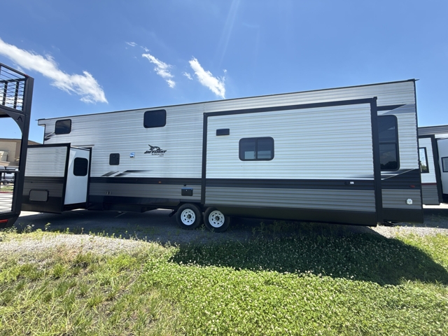 2024 Jayco Jay Flight Bungalow 40DLFT — photo 7 of 8