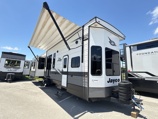 2024 Jayco Jay Flight Bungalow 40DLFT — photo 1 of 8