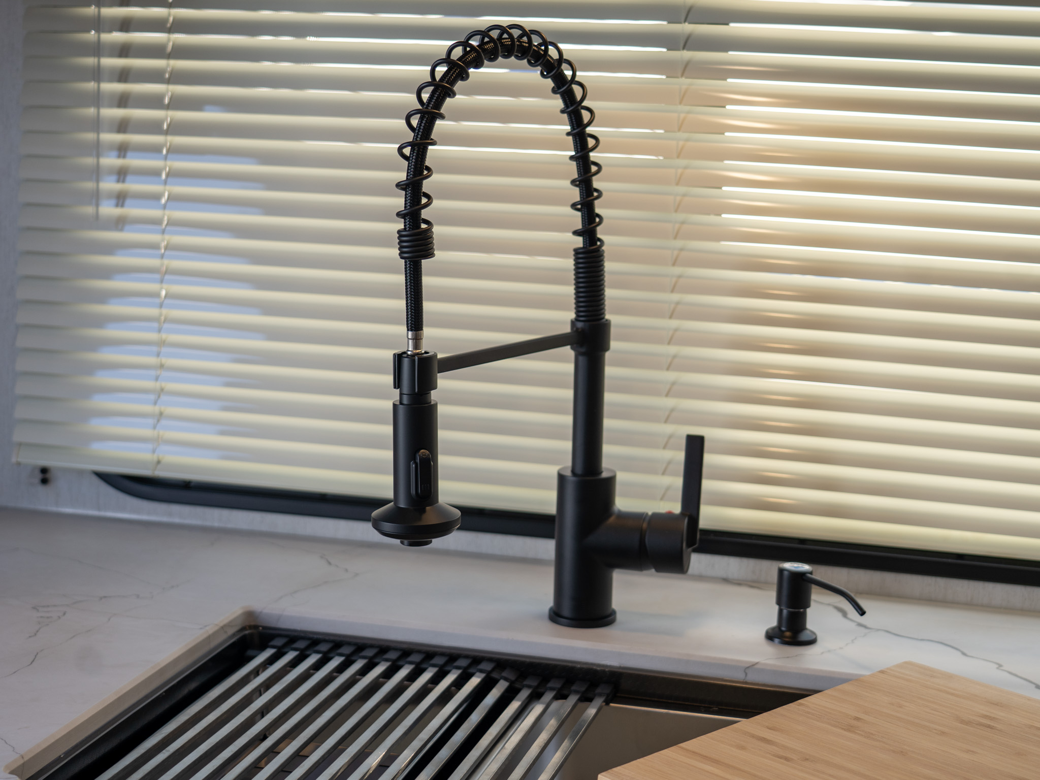 High-rise Pull-down Faucet