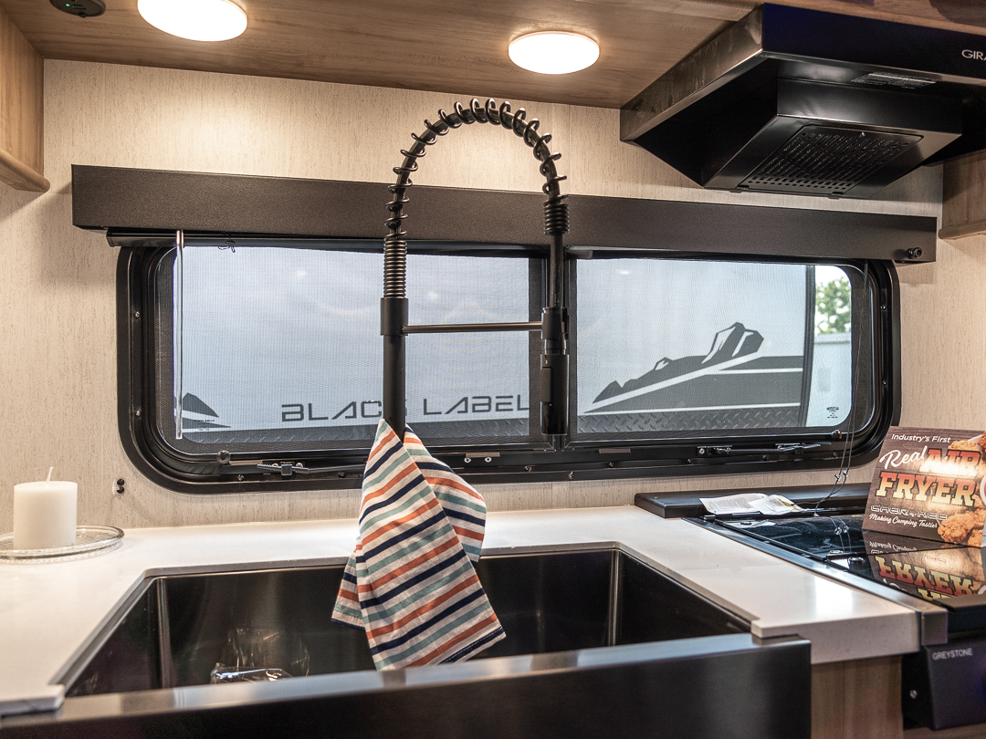 High-rise Spring Spout Faucet