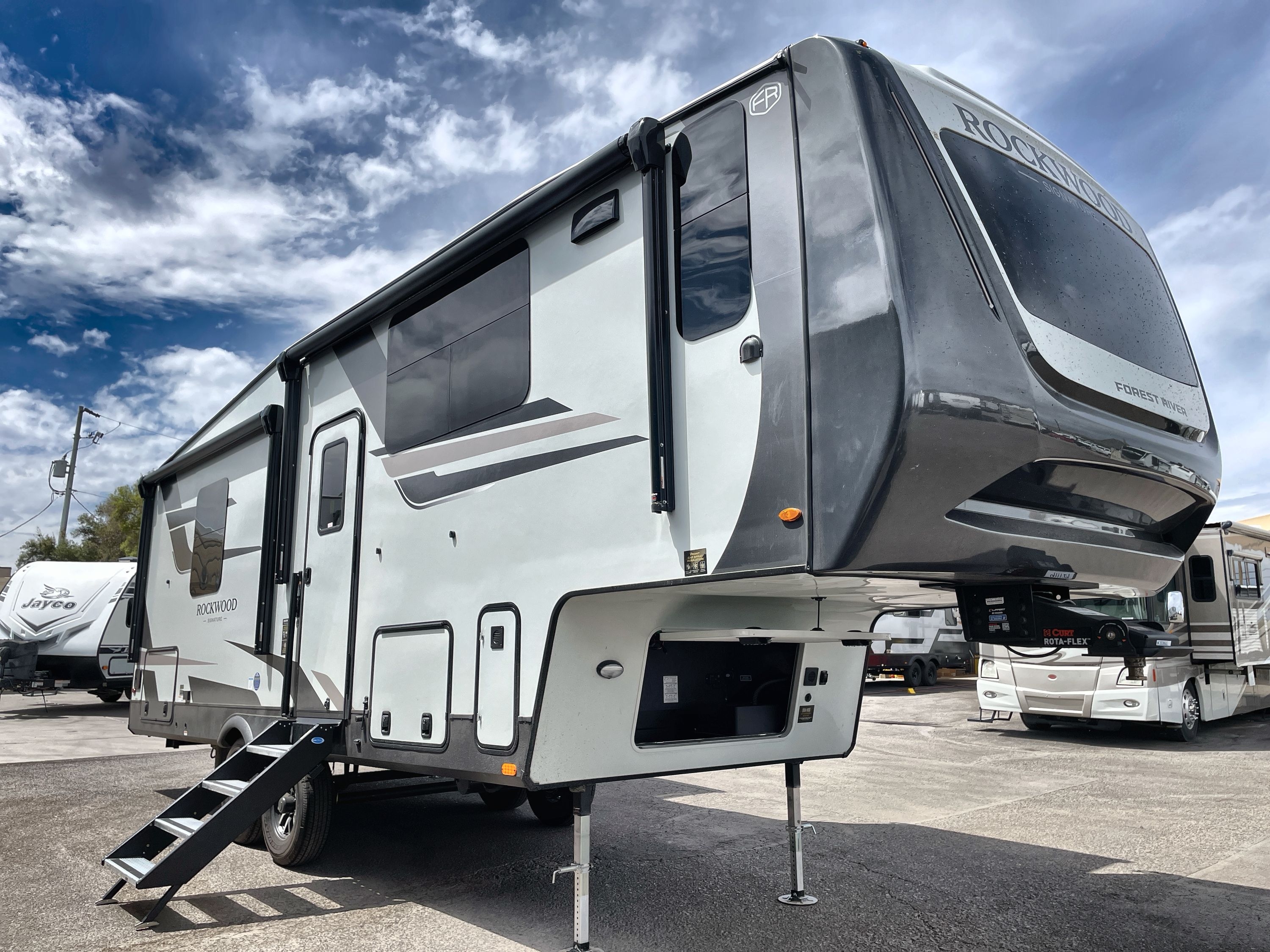 New or Used Forest River Rockwood Signature 290sfk RVs for Sale