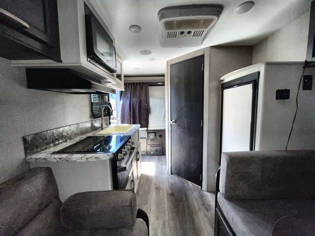 2021 Jayco Jay Feather X17Z — photo 4 of 8