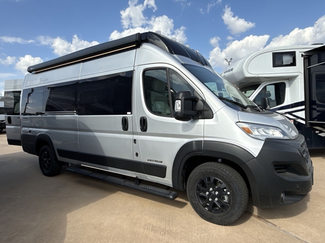 2025 Airstream Rangeline 20 — photo 1 of 8