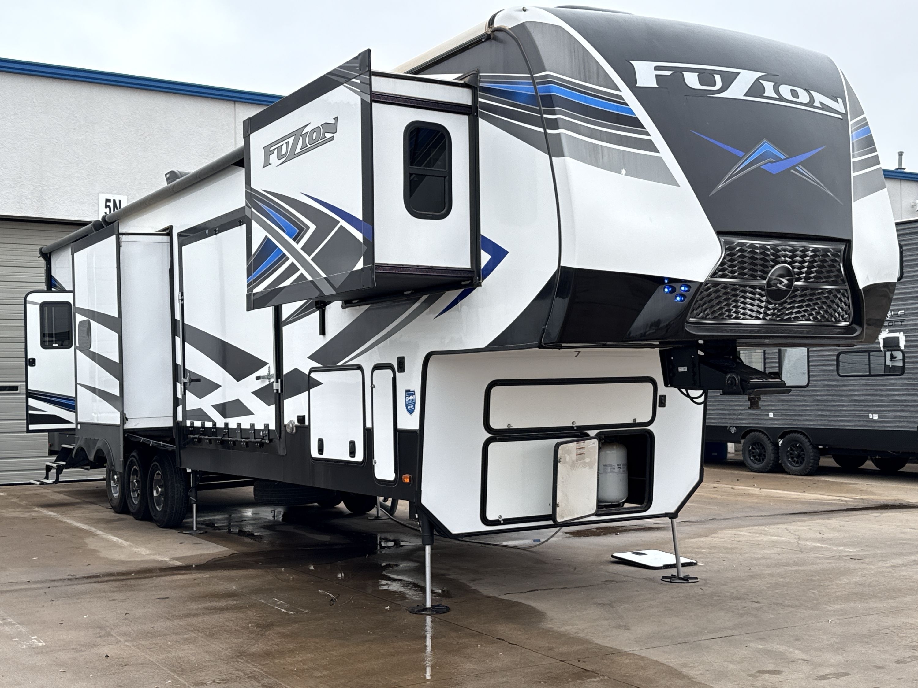 5th Wheel Toy Hauler Camper Shop Toy Haulers For Sale Camping World