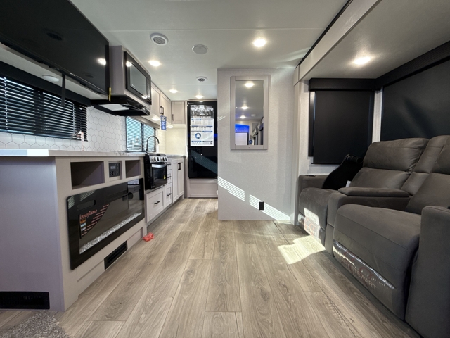 2026 Jayco Jay Feather 19MRK — photo 3 of 8