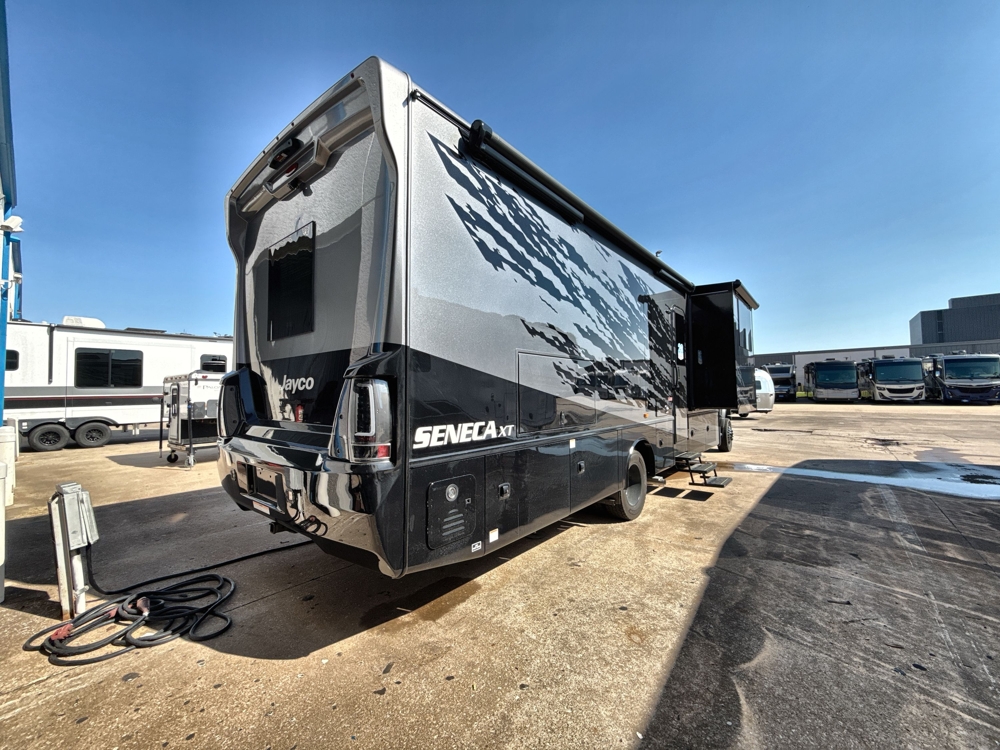 2026 Jayco Seneca XT 35L — photo 8 of 8