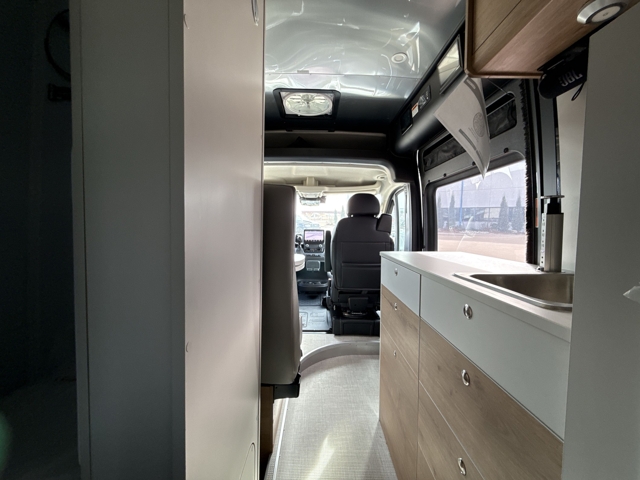 2026 Airstream Rangeline 20 — photo 3 of 8