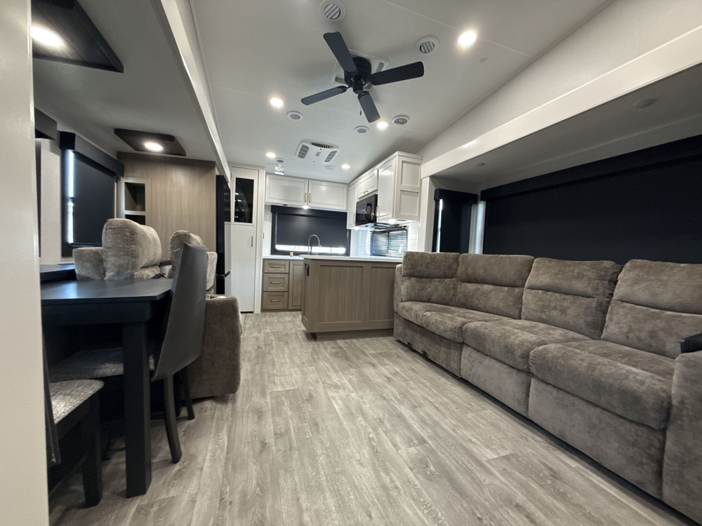 2026 Jayco Eagle 365UKTS — photo 3 of 8