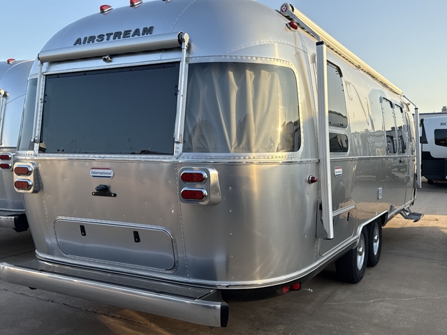2026 Airstream International 28RB Twin — photo 7 of 8