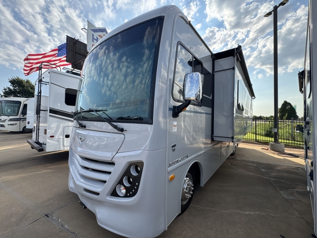 2026 Fleetwood Flair 29M — photo 5 of 8