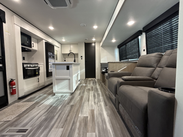2026 Jayco Jay Flight SLX 333BTS — photo 3 of 8